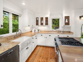 2038 9th Street W, Kirkland WA 98033