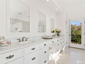 4205 SW Point Robinson Road, Vashon WA 98070