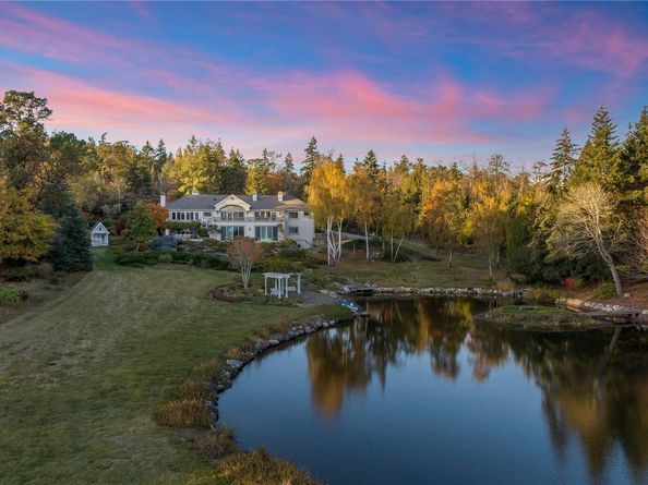 4205 SW Point Robinson Road, Vashon WA 98070