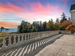 4205 SW Point Robinson Road, Vashon WA 98070