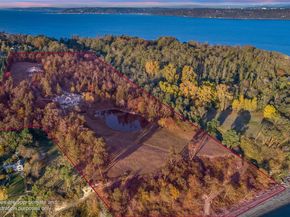 4205 SW Point Robinson Road, Vashon WA 98070