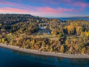 4205 SW Point Robinson Road, Vashon WA 98070
