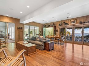 4205 SW Point Robinson Road, Vashon WA 98070