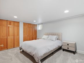 1560 28th Avenue W, Seattle WA 98199