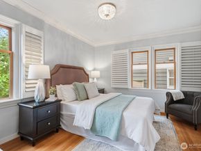 1560 28th Avenue W, Seattle WA 98199