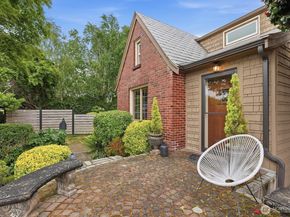 1560 28th Avenue W, Seattle WA 98199