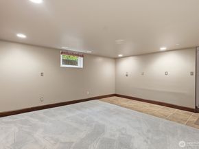1560 28th Avenue W, Seattle WA 98199