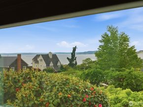 1560 28th Avenue W, Seattle WA 98199