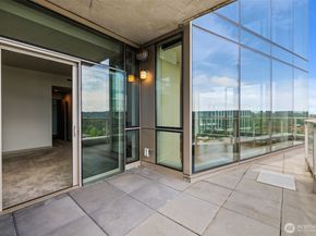10610 NE 9th Place 2307, Bellevue WA 98004