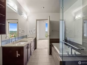 10610 NE 9th Place 2307, Bellevue WA 98004