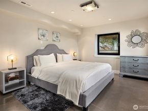 8902 NE 117th Place, Kirkland WA 98034
