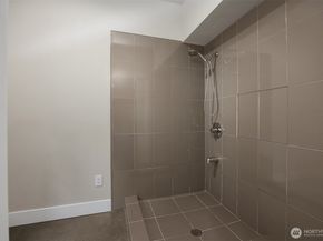 8902 NE 117th Place, Kirkland WA 98034