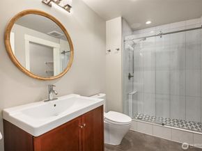 8902 NE 117th Place, Kirkland WA 98034
