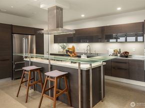 8902 NE 117th Place, Kirkland WA 98034