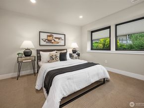 8902 NE 117th Place, Kirkland WA 98034