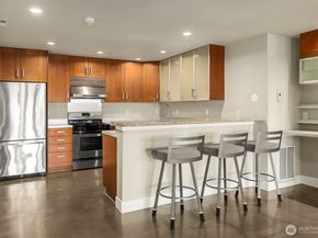 8902 NE 117th Place, Kirkland WA 98034
