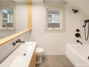 602 18th Avenue E, Seattle WA 98112