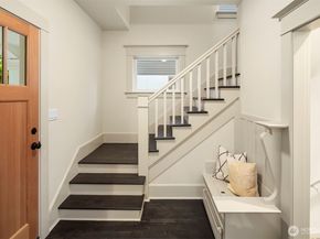 602 18th Avenue E, Seattle WA 98112