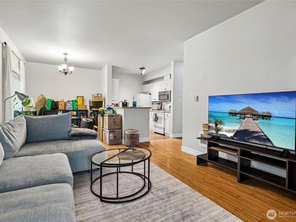 801 Rainier Avenue N B309, Renton WA 98057