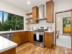 2518 Sahalee Drive East, Sammamish WA 98074