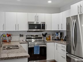 3723 NE 6th Street, Renton WA 98056