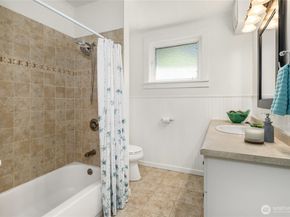2727 36th Avenue SW, Seattle WA 98126