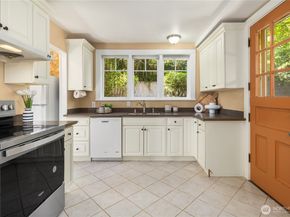 2727 36th Avenue SW, Seattle WA 98126