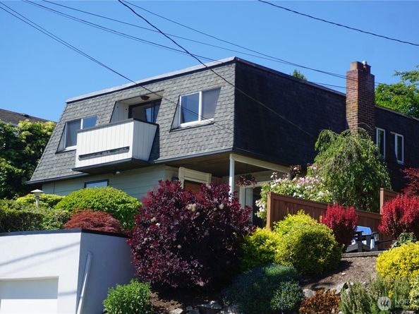 2727 36th Avenue SW, Seattle WA 98126