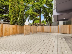 7005 9th Avenue NE, Seattle WA 98115