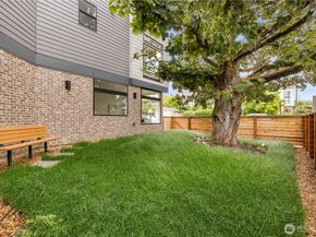 7005 9th Avenue NE, Seattle WA 98115