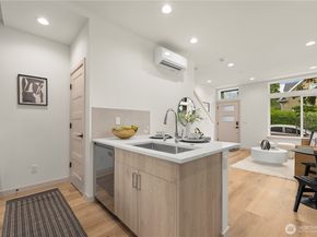 7005 9th Avenue NE, Seattle WA 98115