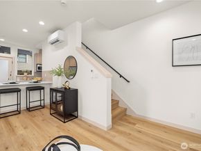 7005 9th Avenue NE, Seattle WA 98115