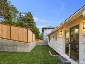 5810 57th Avenue NE, Seattle WA 98105