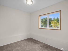 2233 NW Clinton Avenue, Poulsbo WA 98370
