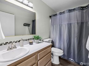 2233 NW Clinton Avenue, Poulsbo WA 98370