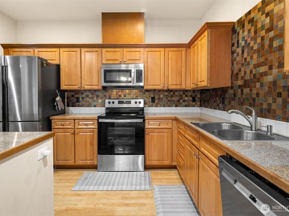 10700 SE 260th Street E103, Kent WA 98030