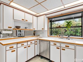 4215 189th Place SW, Lynnwood WA 98036