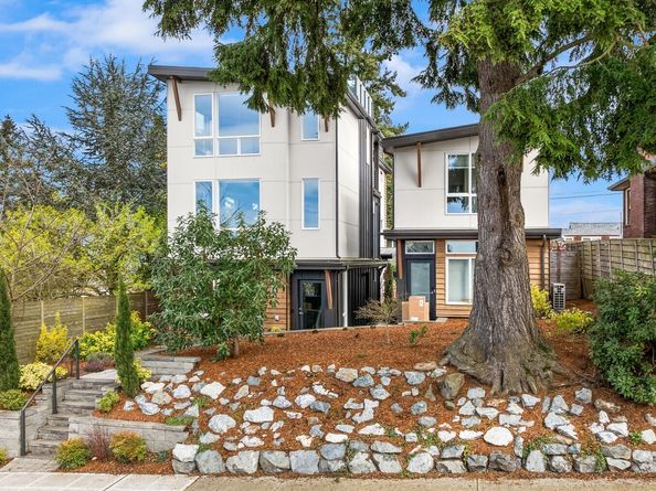 6710 36th Avenue SW B, Seattle WA 98126