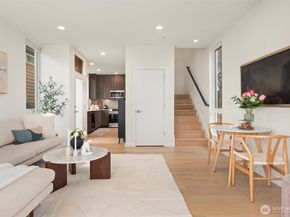 6710 36th Avenue SW B, Seattle WA 98126