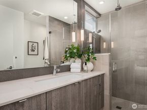 6710 36th Avenue SW B, Seattle WA 98126
