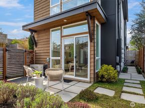 6710 36th Avenue SW B, Seattle WA 98126
