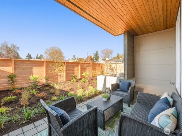 9223 B Densmore Avenue N, Seattle WA 98103