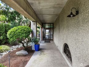 22222 Dock Avenue S 3C, Des Moines WA 98198