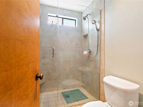 22222 Dock Avenue S 3C, Des Moines WA 98198