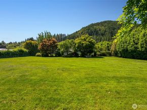 12328 Issaquah Hobart Road, Issaquah WA 98027