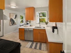 11535 40th Avenue NE, Seattle WA 98125