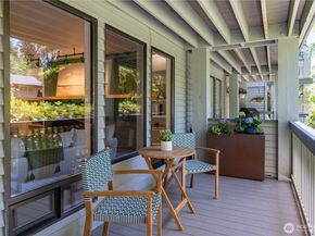 19616 61st Place NE 5, Kenmore WA 98028