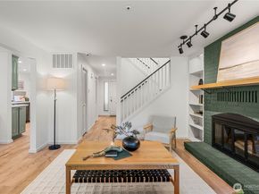 19616 61st Place NE 5, Kenmore WA 98028