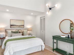 19616 61st Place NE 5, Kenmore WA 98028
