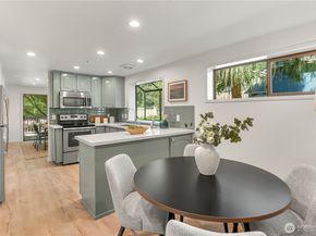 19616 61st Place NE 5, Kenmore WA 98028